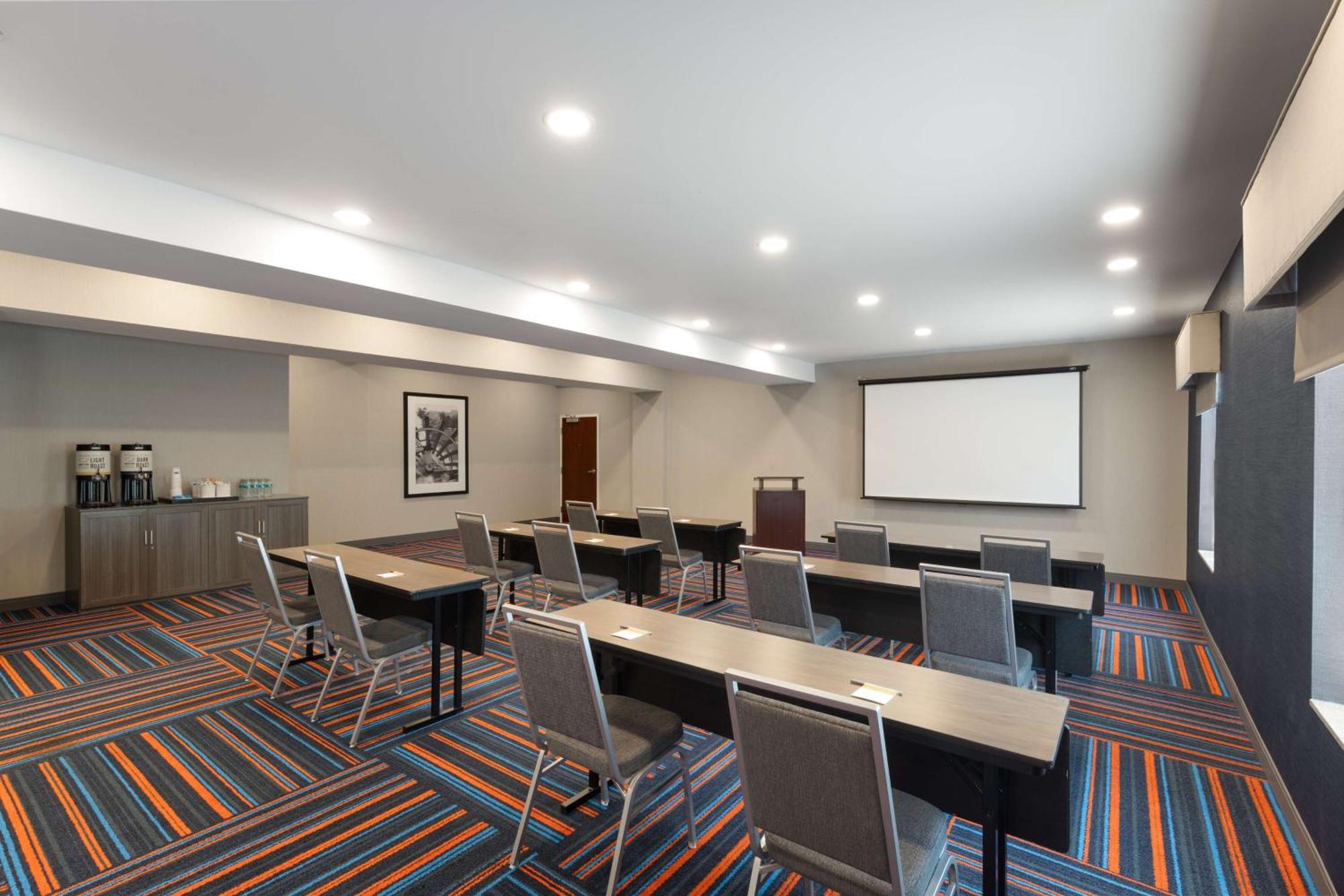 Hampton Inn & Suites Harrisburg Ngoại thất bức ảnh